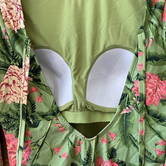 Long Sleeved Rashguard One Piece Swimsuit Agua Bendita X Target Size XXL NWT - Picture 3 of 5